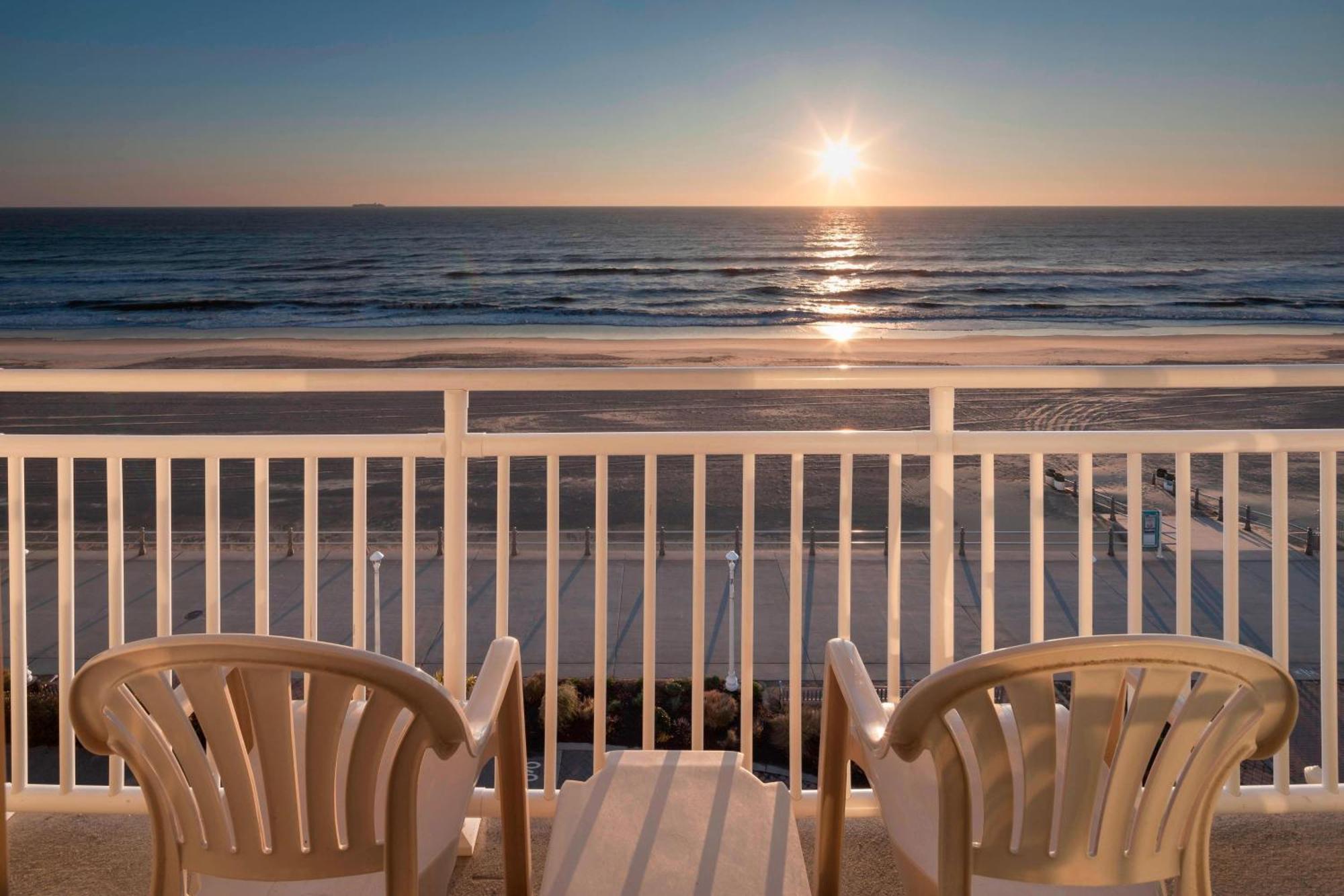 Courtyard Virginia Beach Oceanfront / North 37Th Street Hotel Exterior foto